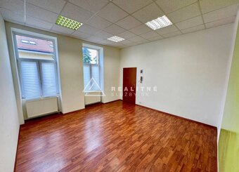 Ponúkame na prenájom zrekonštruované priestory v centre Koší - 3