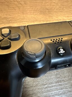 Predám ovládač na PlayStation 4 - 3