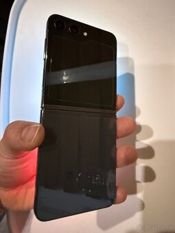 Predám Samsung galaxy z flip 5 - 3