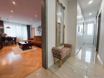 EXKLUZÍVNE Elegantný 3+1 izbový byt, výhľady, TOP loka - 3