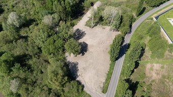 Stavebný rožný pozemok Malé Leváre - 3
