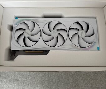 GIGABYTE AORUS GeForce RTX 5080 MASTER ICE 16GB - 3