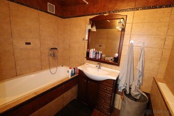 Rezervované. Predáme 3 - izbový byt v Topoľčanoch - 3