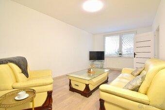 Veľký 3-izb byt balkón pivnica parkovanie Párovce Nitra - 3