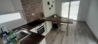 Chatka pri jazere - 3