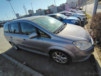 7 miestne auto - 3
