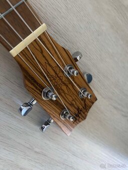Ukulele - 3