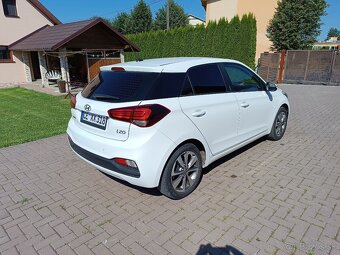 Hyundai i20 rok 2018, 1,25 benzín 75000 km - 3