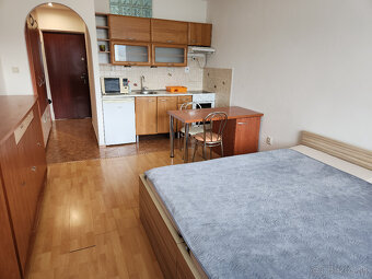 Prenajmem garsonku na Bysterci v Dolnom Kubíne - 3