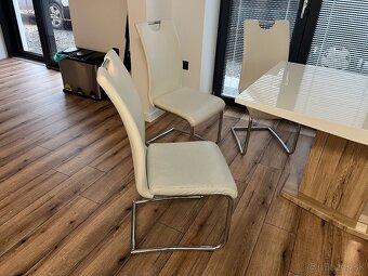 Predame jedalensky stol so 6 stolickamy - 3