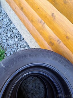 Pneu Bridgestone 235/65 R17 - 3