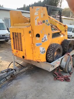 Nakladac čelný  smykovy nakladac - 3