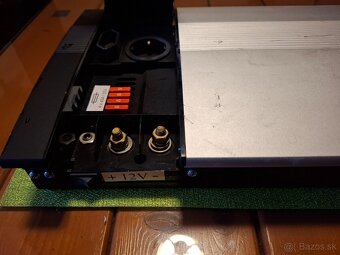 Menič napätia 12V /230V - 3