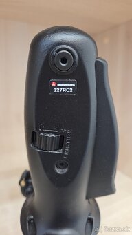 Manfrotto 327RC2 Guľová hlava s "action grip" - 3