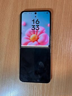 Samsung GALAXY Z Flip5-poškodený - 3