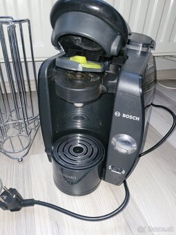 Tassimo + 2x stojan - 3