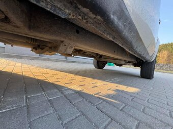 Predám Toyota Hilux 2.5, D-4D - 3