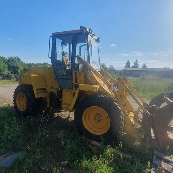 Nakladač JCB 415 - 3