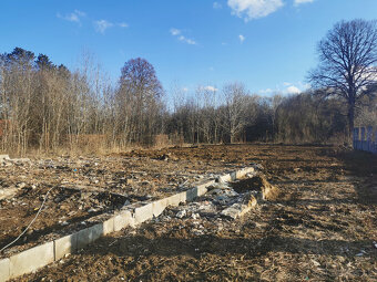 STAVEBNÝ POZEMOK PRI POTOKU 885m2 KOSTOLNÉ - 3