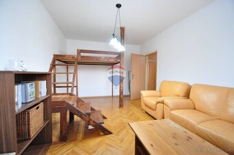 PRENÁJOM, 1-izbový byt, Poprad - Západ, Ul. Štúrova, blok Ze - 3