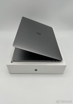 MacBook Pro 15" 2017 Space Gray s Touchbarom - 3