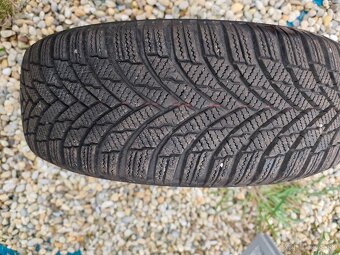 Na predaj PNEUMATIKY zimné 185/60R15 - 3