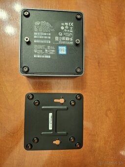 Intel NUC8IN - 3