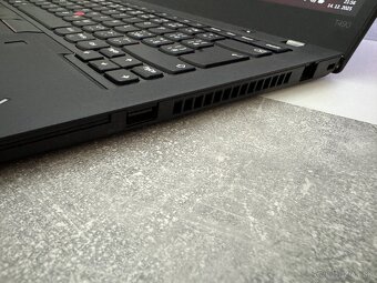 Lenovo ThinkPad T490 i5 16GB 256GB NVMe FHD - 3