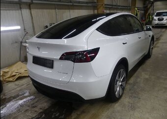 Tesla Model Y 2023 Long Range AWD - 3