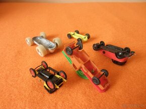 staré hračky z čias socializmu - plastové autíčka z NDR, NSR - 3