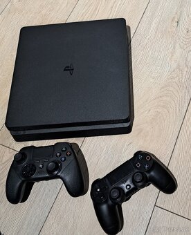 PlayStation 4 - 3