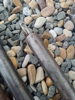 Staré zbrane hlavne komponenty súčiastky - 3