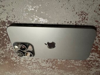 iPhone 15 Pro Max 256 GB - 3