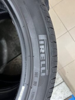 245/40 r19 94W - 3