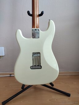Predám kópiu Fender stratocaster - 3