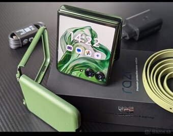 Motorola Razr 50 Ultra - 3