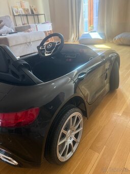 Elektrické auto Mercedes amg - 3
