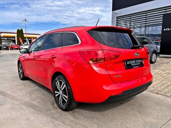 Kia Ceed SW JD 1,6 CRDi M6 SILVER - 3