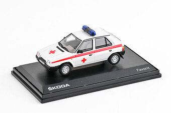 Abrex Škoda Favorit 136L 1:43 Zdravotnická Služba Policie - 3