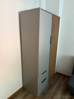 Skriňa Šatník - 3