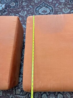 Oranzove taburetky - 3