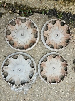 Ford 15" kryty kolies (puklice) predám. - 3