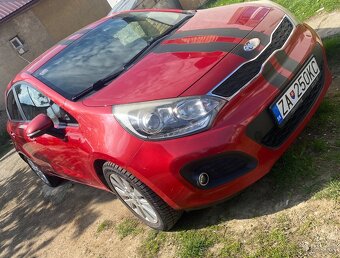 Kia Rio Hatchback - 3
