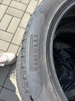 275/45 R21 - 3