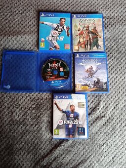 Playstation 4 - 3