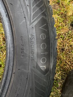 235/55R17 Goodyear vector 4season G3 SUV - 3