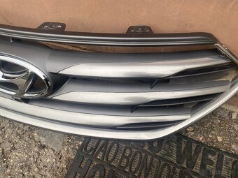 Hyundai SantaFe III predná maska - 3