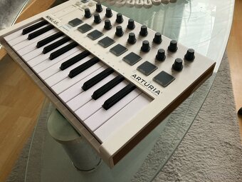 MiniLab mk2 universal midi conttroler - 3