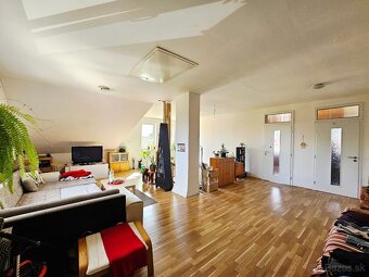 Predaj viacgeneračný RD v obci Bezenye - 3