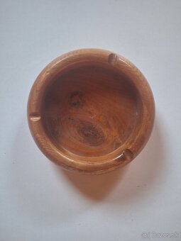 Drevený ornament vinič vyrezávaný a drevený popolník - 3